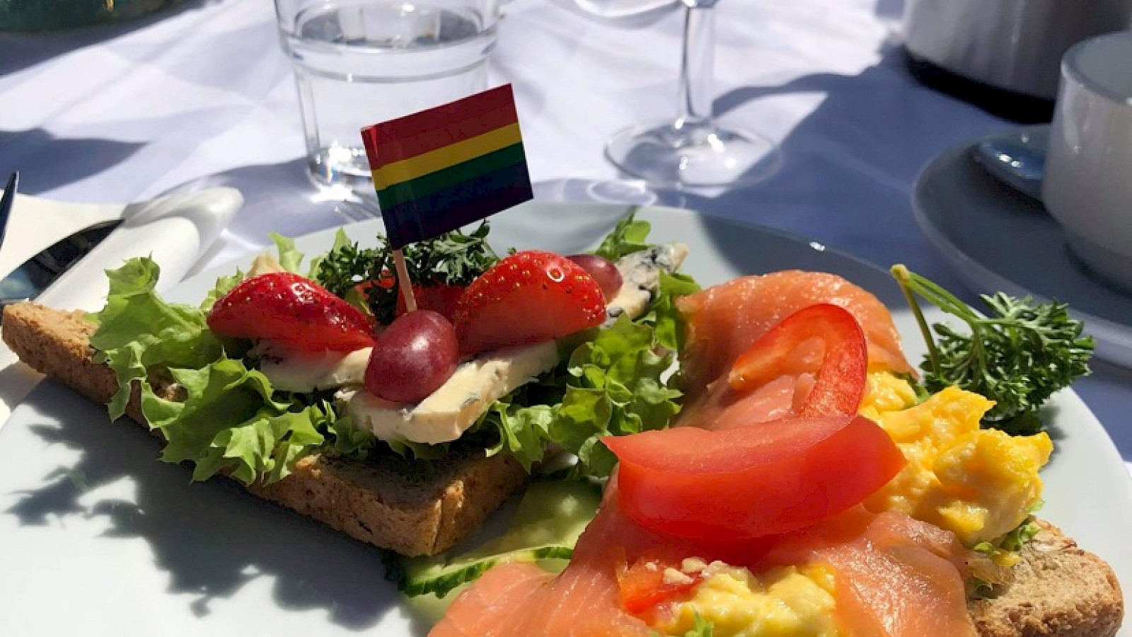 Lunsj med Prideflagg