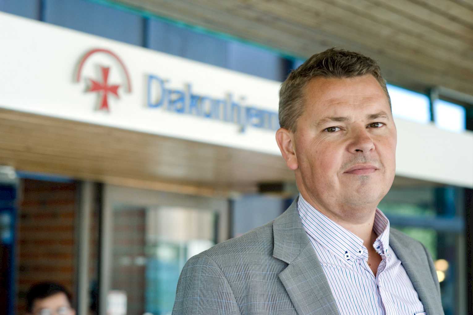 Anders Mohn Frafjord (50) forlater Diakonhjemmet sykehus etter ti år som toppsjef. Foto: Marte Garmann