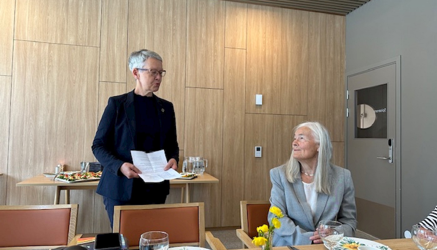 Adm. direktør ved Diakonhjemmet var blant de mange som takket Liv Wergeland Sørbye for 43 års innsats på Diakonhjemmet.
